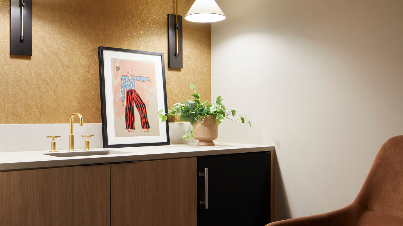 Henricksen_111 N Canal Spec Suite